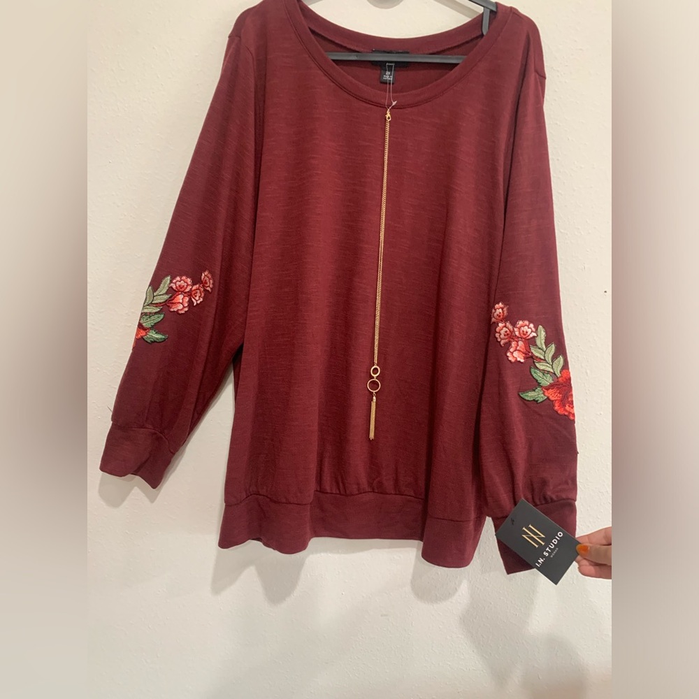 NWT I.N. Studio Women's Burgundy Sweatshirt with Floral Embroidery- 2x women’s